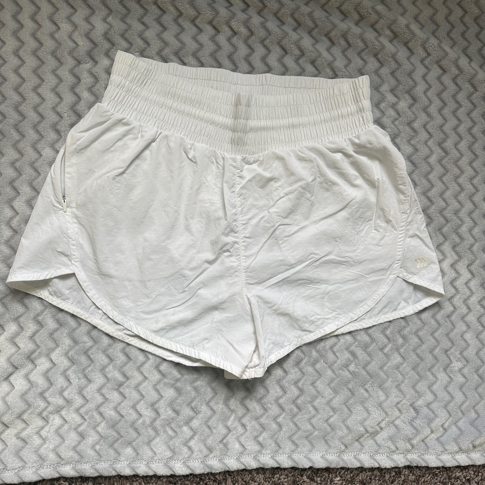 Small White All In Motion High-Rise 3” Crinkle Shorts